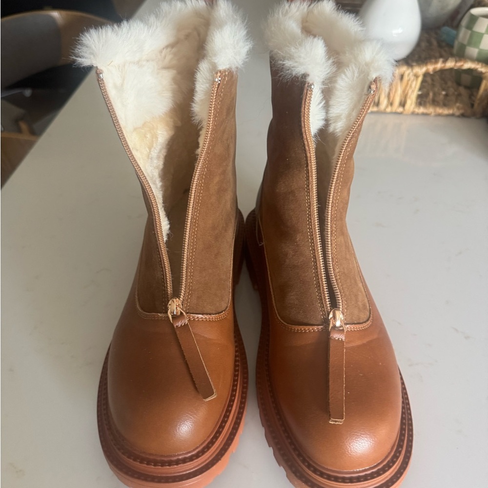 Elegant Tan Fur-Lined Winter Boots